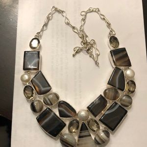 Semi brownstones and pearls necklace